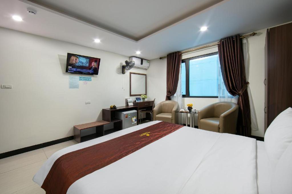 Quang Chung Hotel - 56 Le Van Thiem - By Bay Luxury Hanoi Exterior foto